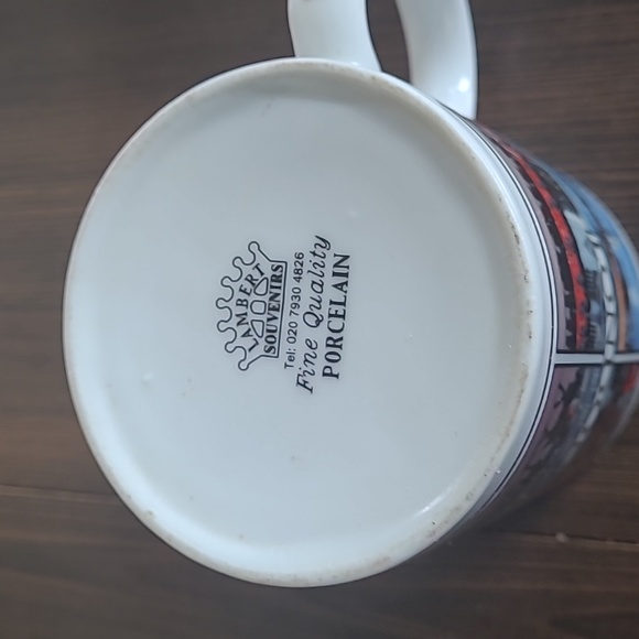 LAMBERT SOUVENIRS PORCELAIN LONDON MUG - Picture 9 of 9